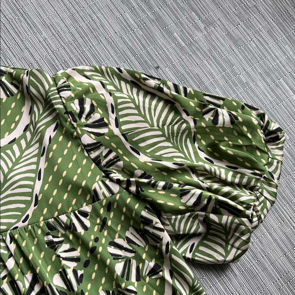 THML Green Leaf Print Blouse - Picture 6 of 11
